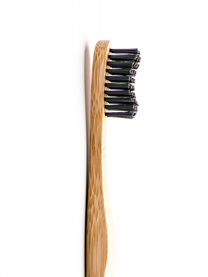 картинка Зубная щетка для взрослых HUMBLE BRUSH из бамбука, черная щетина средней жесткости